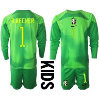 Brasil Alisson Becker #1 Keeper Bortedraktsett Barn VM 2022 Langermet (+ Korte bukser)